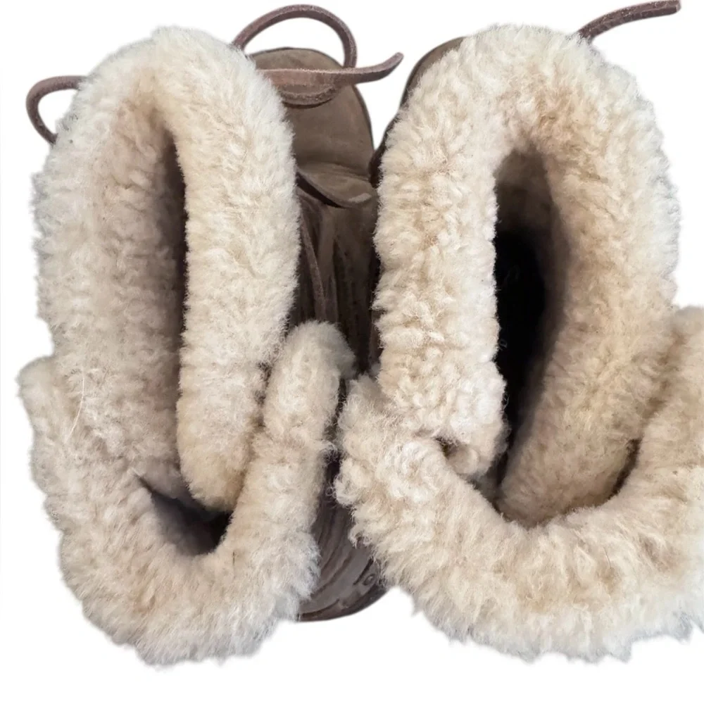UGG Caspia Winter Boots Womens 7 Leather Sheepskin Lace Pull‎ On Tan Brown